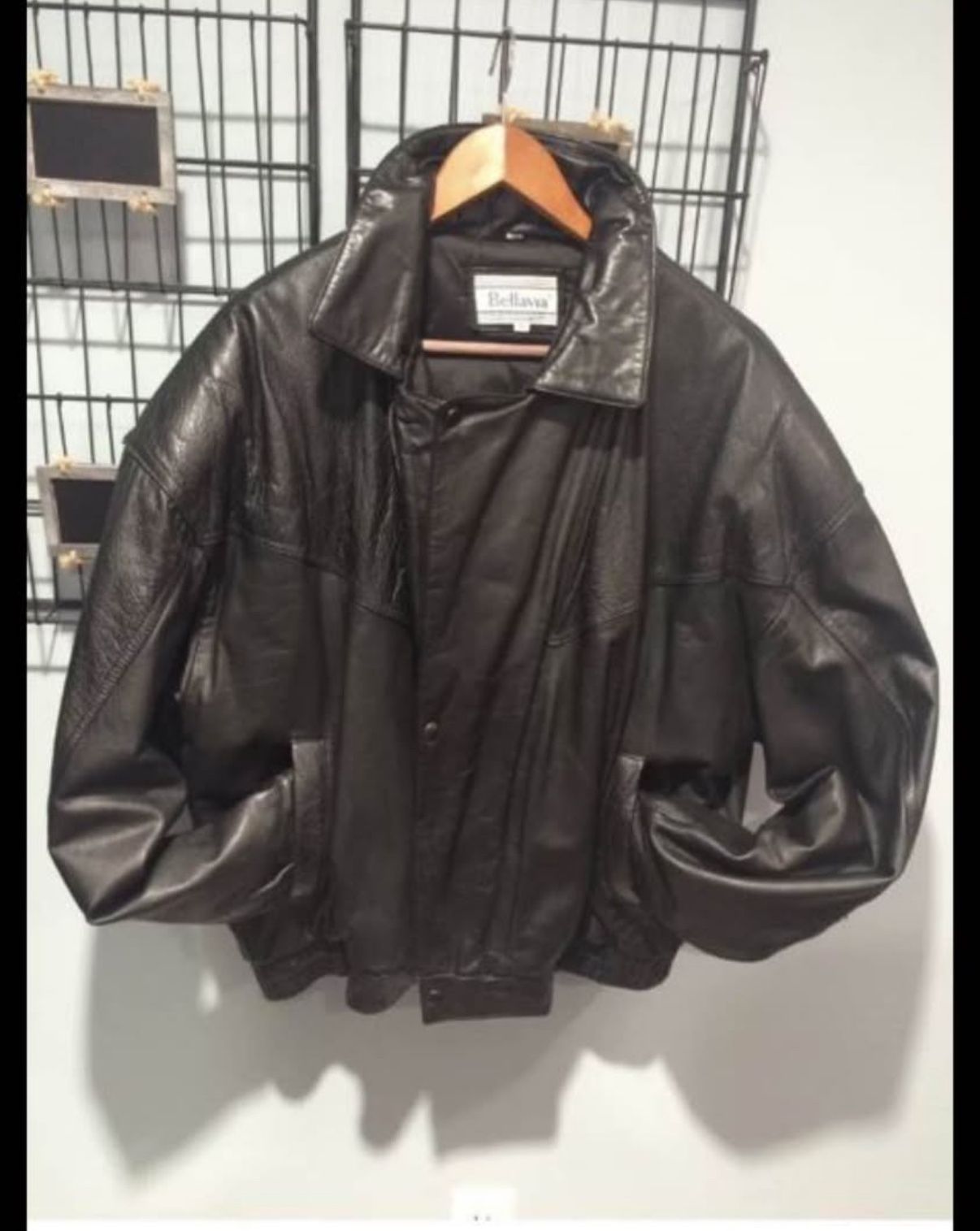 Men’s Vintage Leather Bomber Jacket