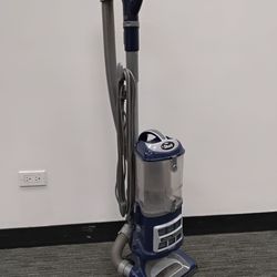 Shark Upright Vacuum Navigator Lift-Away Deluxe Model  nv360 Used  Works Great