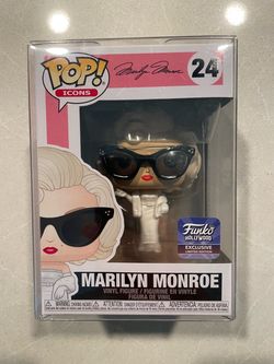 Marilyn Monroe Funko Pop *MINT* Hollywood Store Exclusive Icons 24 with protector sunglasses Television Movies Fashion