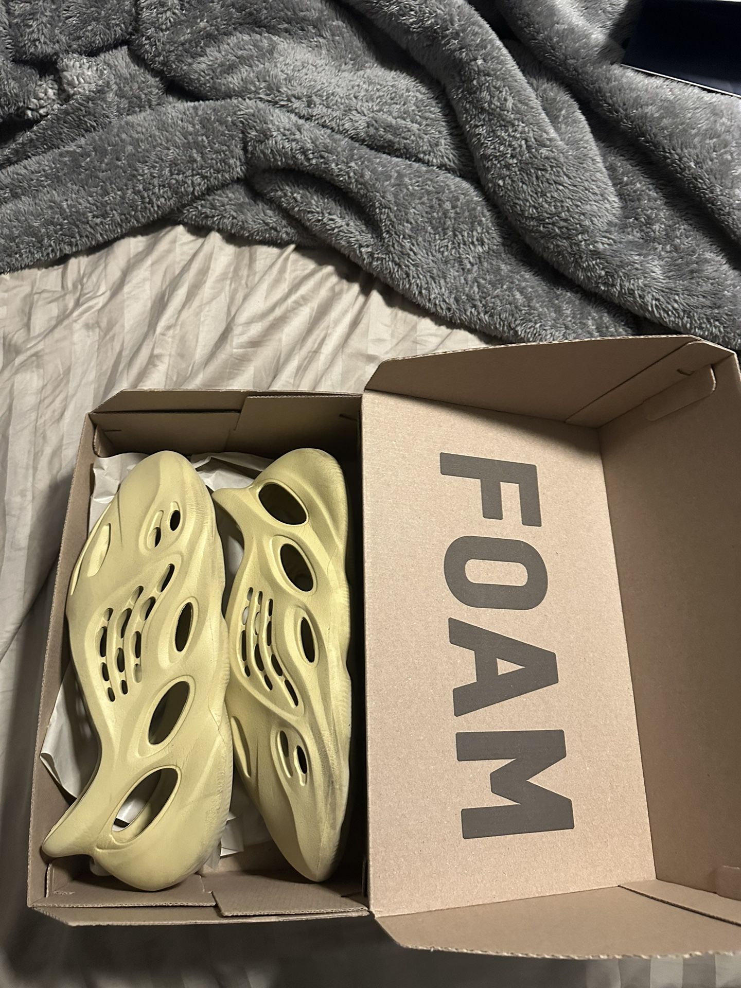 Yeezy Foam runner Sulfur