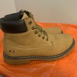 Hi-Tec X-T Boots Size 9