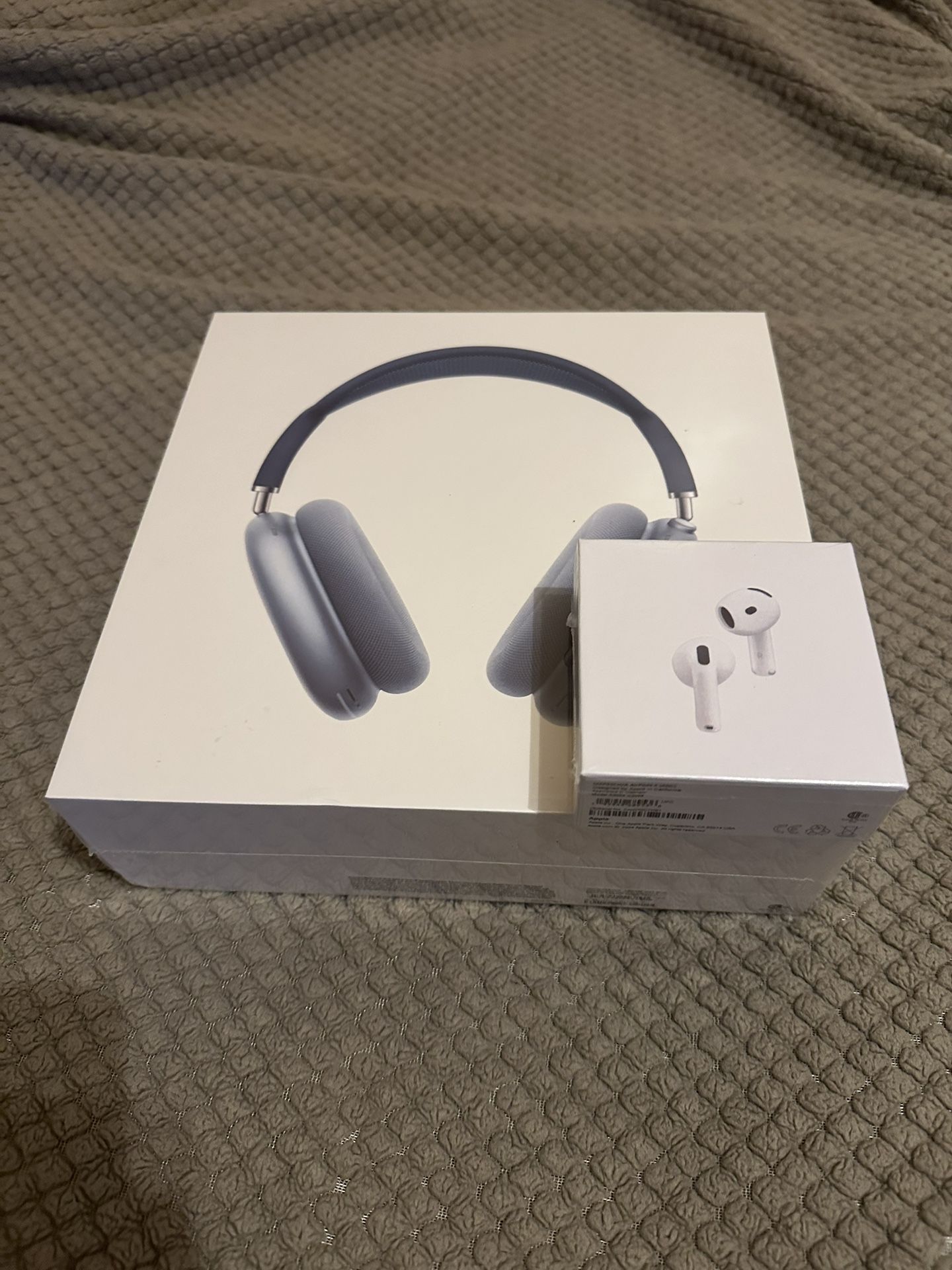 Apple AirPods Bundle