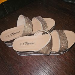 woman double band platform sandals