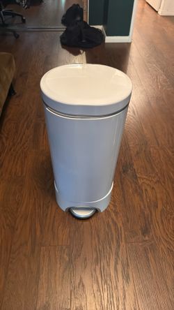 Munchkin Diaper Pail