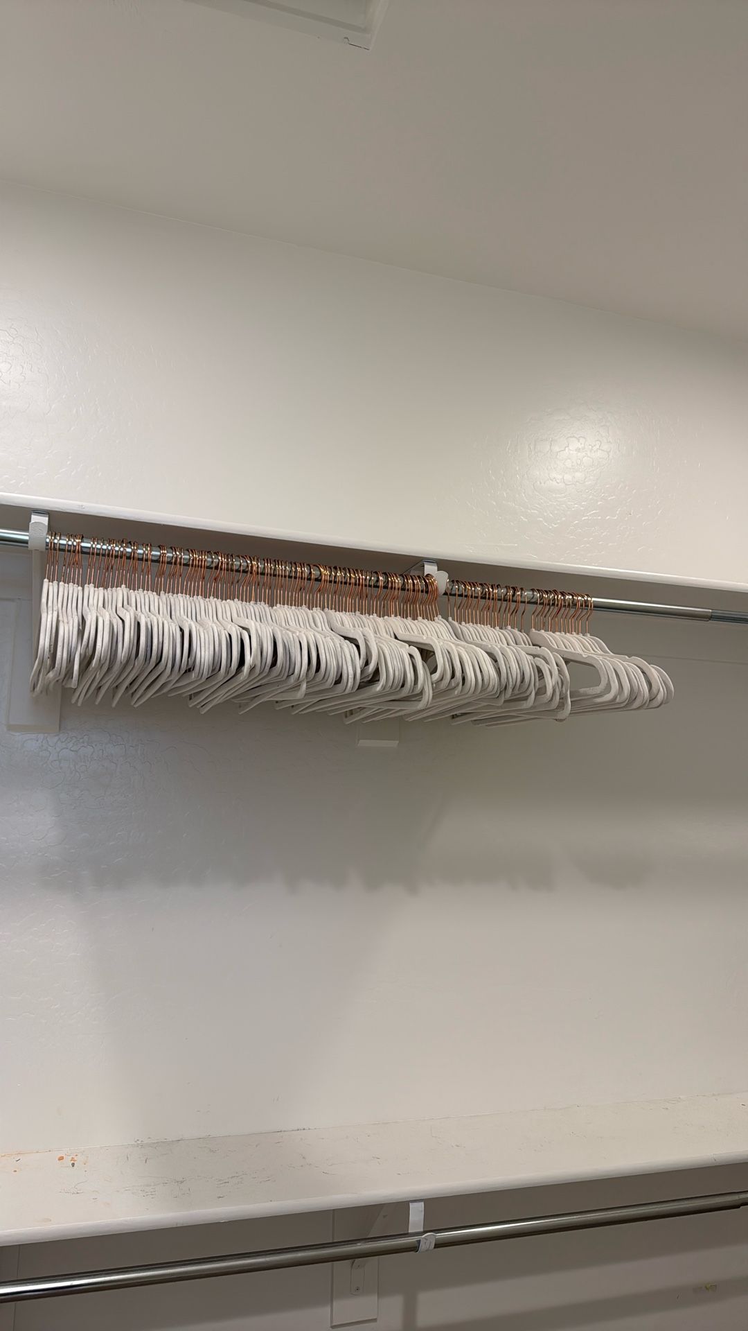 Hangers 100+ pcs