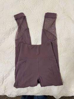 Lululemon size 2