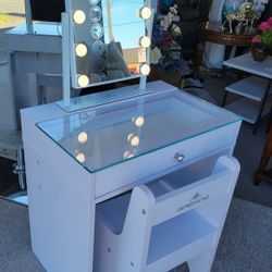 Kid's White Vanity Mirror LED & Stool (Set) New