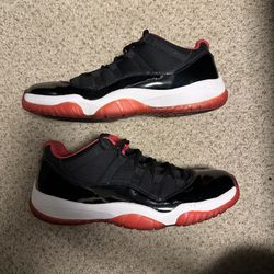 Jordan 11 Low Bred 