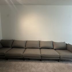 SECTIONAL COUCH 