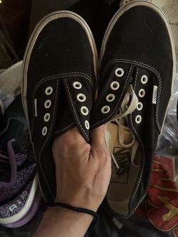 Vans size woman’s 7.5 men’s, 6.0 good condition