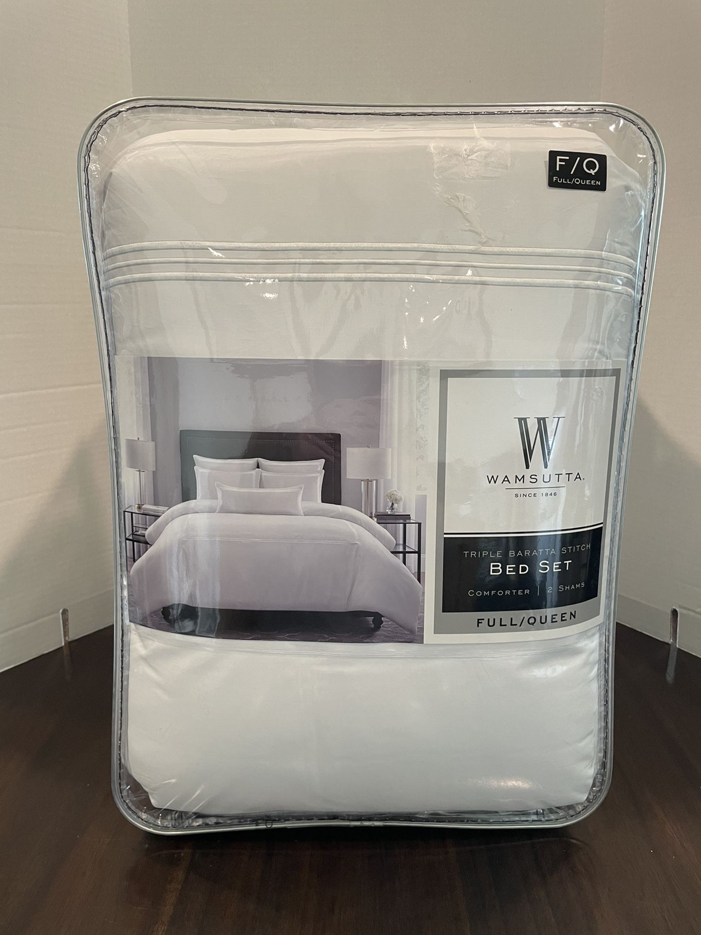 Wamsutta Triple Baratta Stitch Bed Set Comforter and 2 Shams white trim Full/Queen Brand New