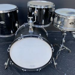 Groove Percussion / Tama Mixed 4pc Drum Set 20-16-12-14” 