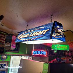 Bud Light Pool Table Light/Bar Sign 