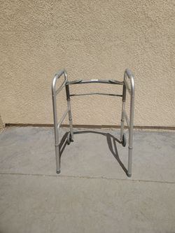 Guardian walker with wheel
