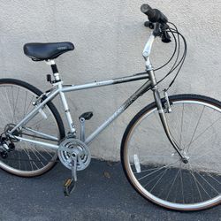 Trek Multitrack 700 Hybrid Bike 