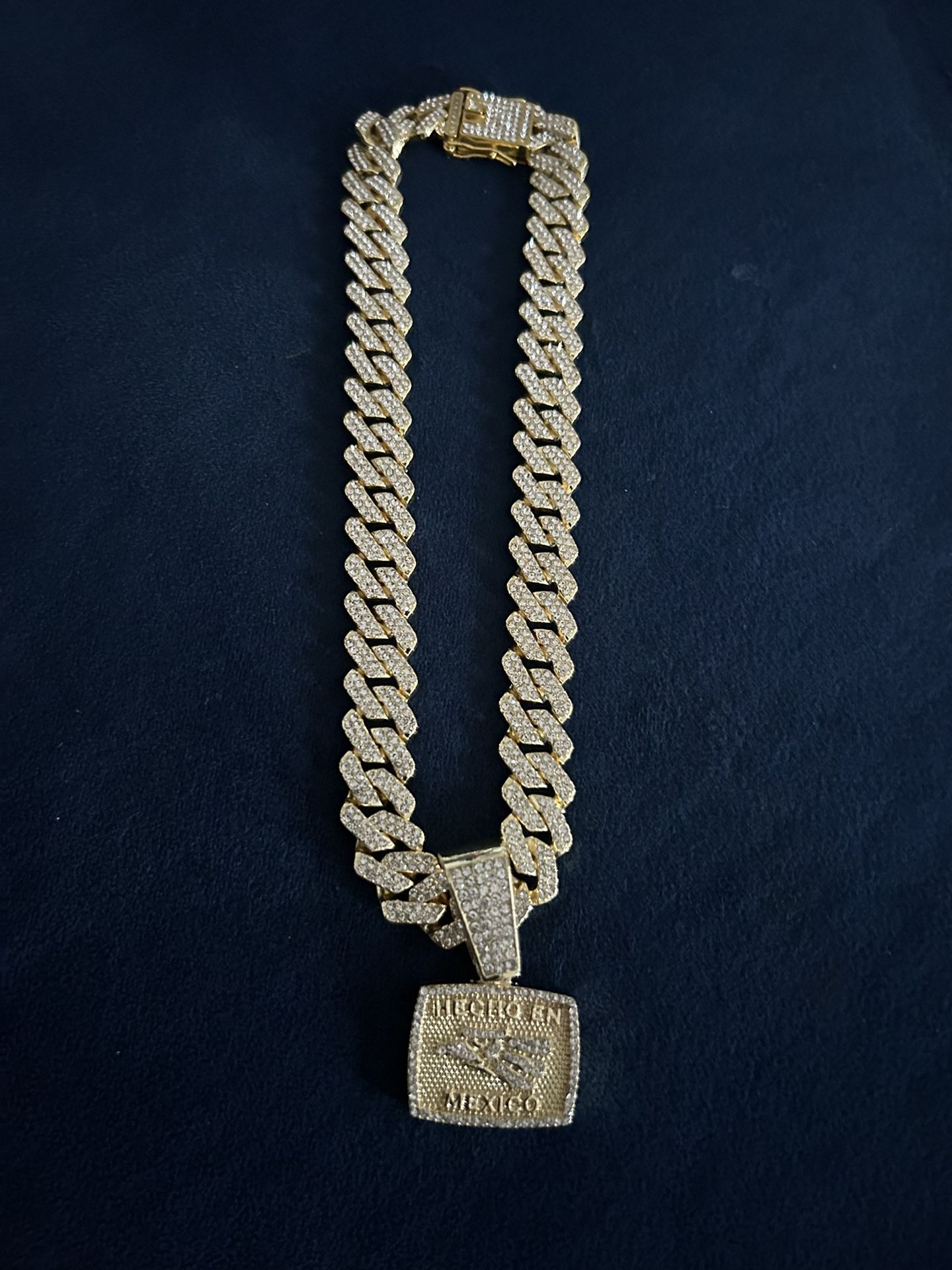 Golden Plated Cuban Chain With Echo En Mexico Pendant