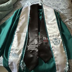 MVC College Graduation Gown