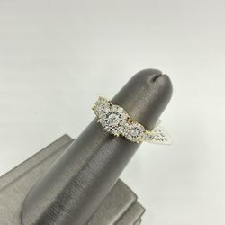 14KT YELLOW GOLD LADIES WEDDING/ FASHION RING W/ DIAMONDS APPROX 1.50CT TDW 3.3GR RING SIZE 6