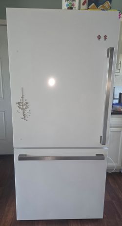 Hisense refrigeratorSerious buyers only, and the price is firm.