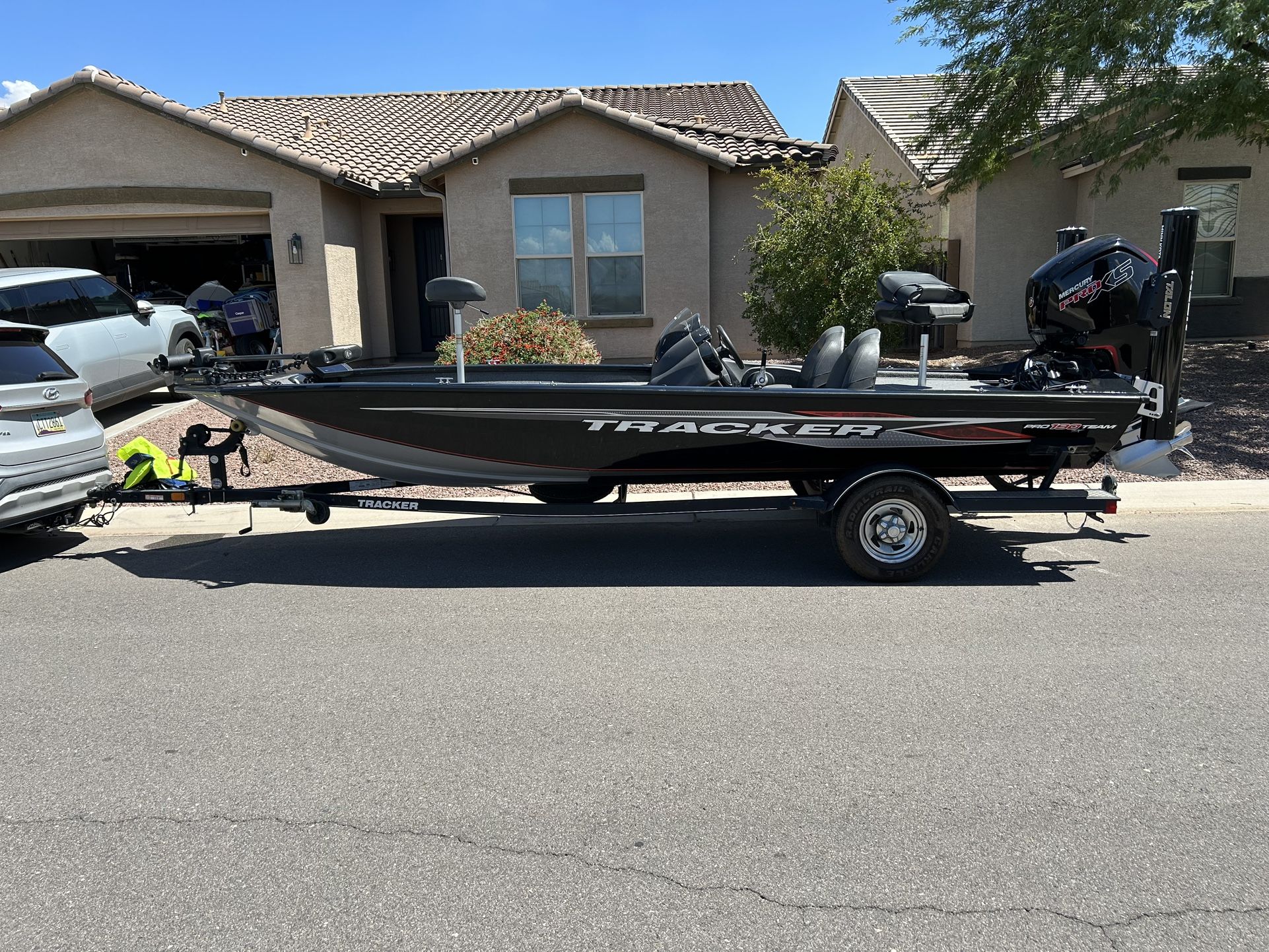 2019 Tracker Pro Team 190TX Bass Boat Mercury Pro XS 115 hp 4 Stroke w 118.6 hrs