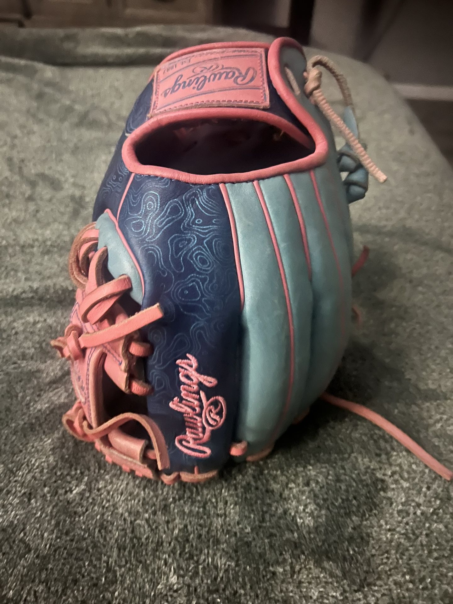 Rawlings Heart of the Hide Vibrant Series 11.5" Infield Glove: PROR2174-2CBP