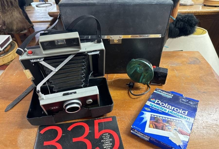 Polaroid Automatic 335 with Flash and Case