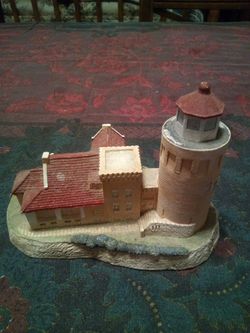 Vintage light house /old Mackinac Michigan #118 harbour lights /limited edition /1991 produced exclusively for younger & associates