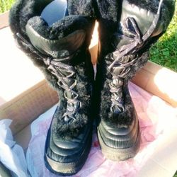 The North Face Black Weatherproof  Faux Fur Boots Women's 9.5
