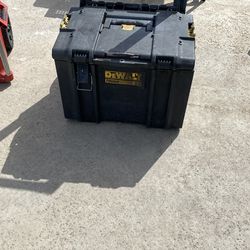 dewalt pack out box