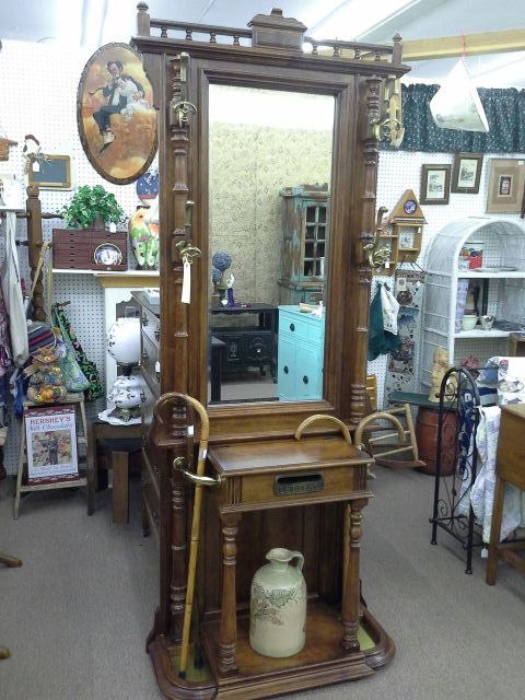 Vintage Hall Tree by Pulaski Furniture Corporation