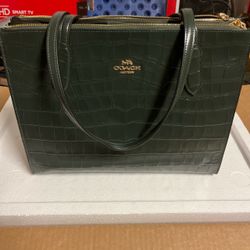 Coach purse green - like new