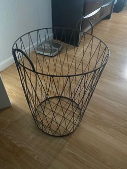 Iron hamper