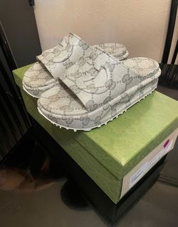 New Gucci Beige Sandal 100% Original Size 8