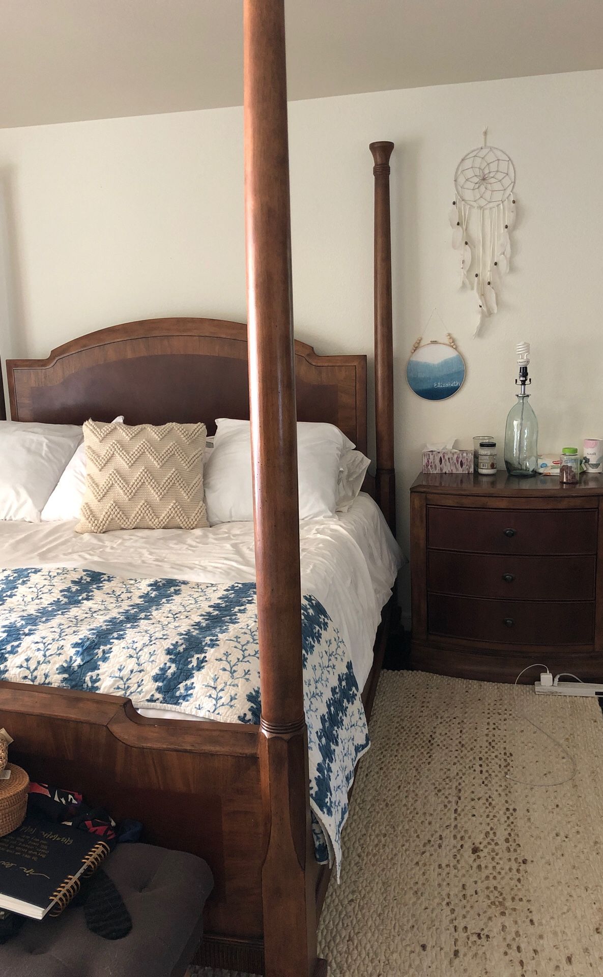 King bedroom set with two side tables- all matching perfect condition