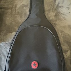 Guitar Yamaha With Protection And Hood
