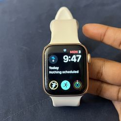 Apple Watch Series 6 (32 GB)