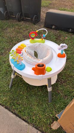 Baby bouncer