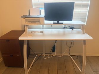 Modern computer desk set