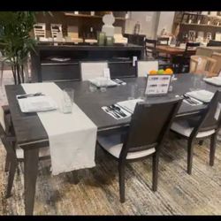 Echo Extendable Dining Table Set