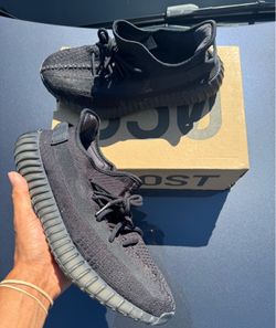 Yeezy 350 Boost “Onyx”