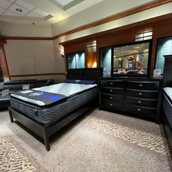 *Weekend Special*---Emily Black Bold Bedroom Sets---Starting At $1099---Delivery And Financing👏