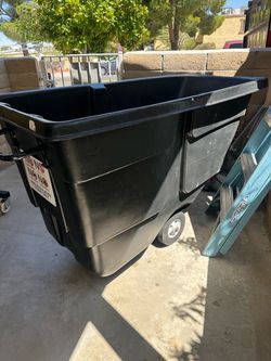 Big trash bin, contenedor grande para basura