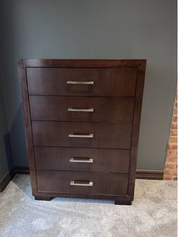 2 dressers and 2 nightstands