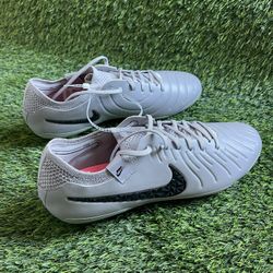 Nike Tiempo Cleats…size 9.5