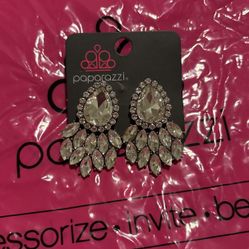 Paparazzi Silver Metal Rhinestone Earrings 