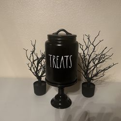 Rae Dunn Extra Large Treats Canister 