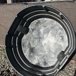 Like New 300 Gallon Rubbermaid Pond Stock Tank 