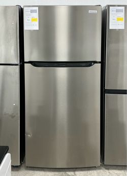 Frigidaire 20 cu. ft. Standard-Depth Top-Freezer Garage Ready