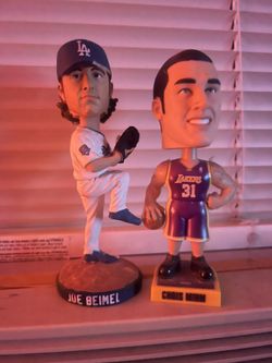 Bobble heads