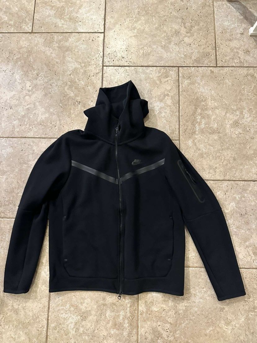 Nike Tech Jacket -  Large Black 